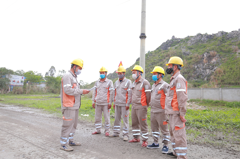 PC Hà Nam: Bảo đảm an toàn lưới điện trong mùa mưa bão