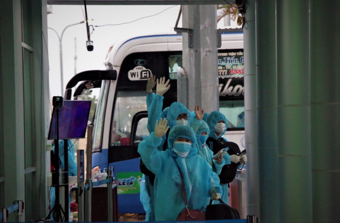 Gia Lai đón 193 công dân có hoàn cảnh khó khăn từ vùng dịch về địa phương

