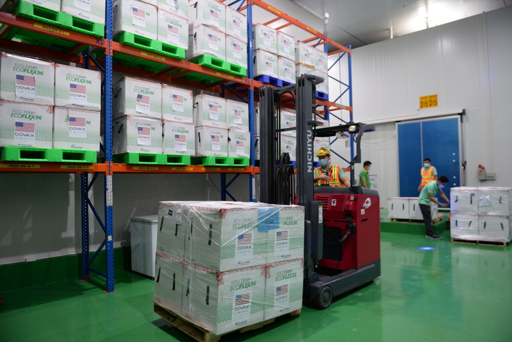 Những kiện vaccine được xếp đặt gọn gàng-vaccine là niềm hy vọng đẩy lùi Covid-19.