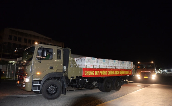 Giữa đêm đi đón “niềm hy vọng”