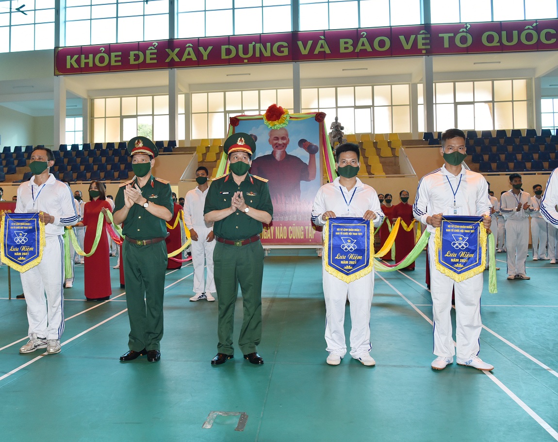 Hội thao thể dục thể thao Quân đoàn 1 diễn ra hấp dẫn