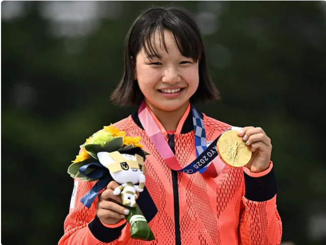 Chủ nhà Nhật Bản vươn lên dẫn đầu