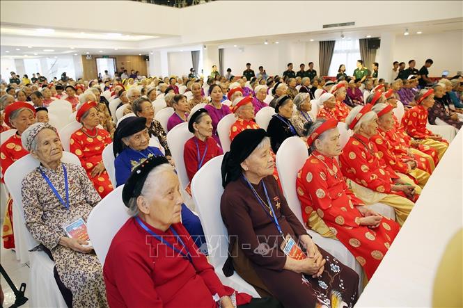 Con anh hùng mẹ cũng anh hùng

