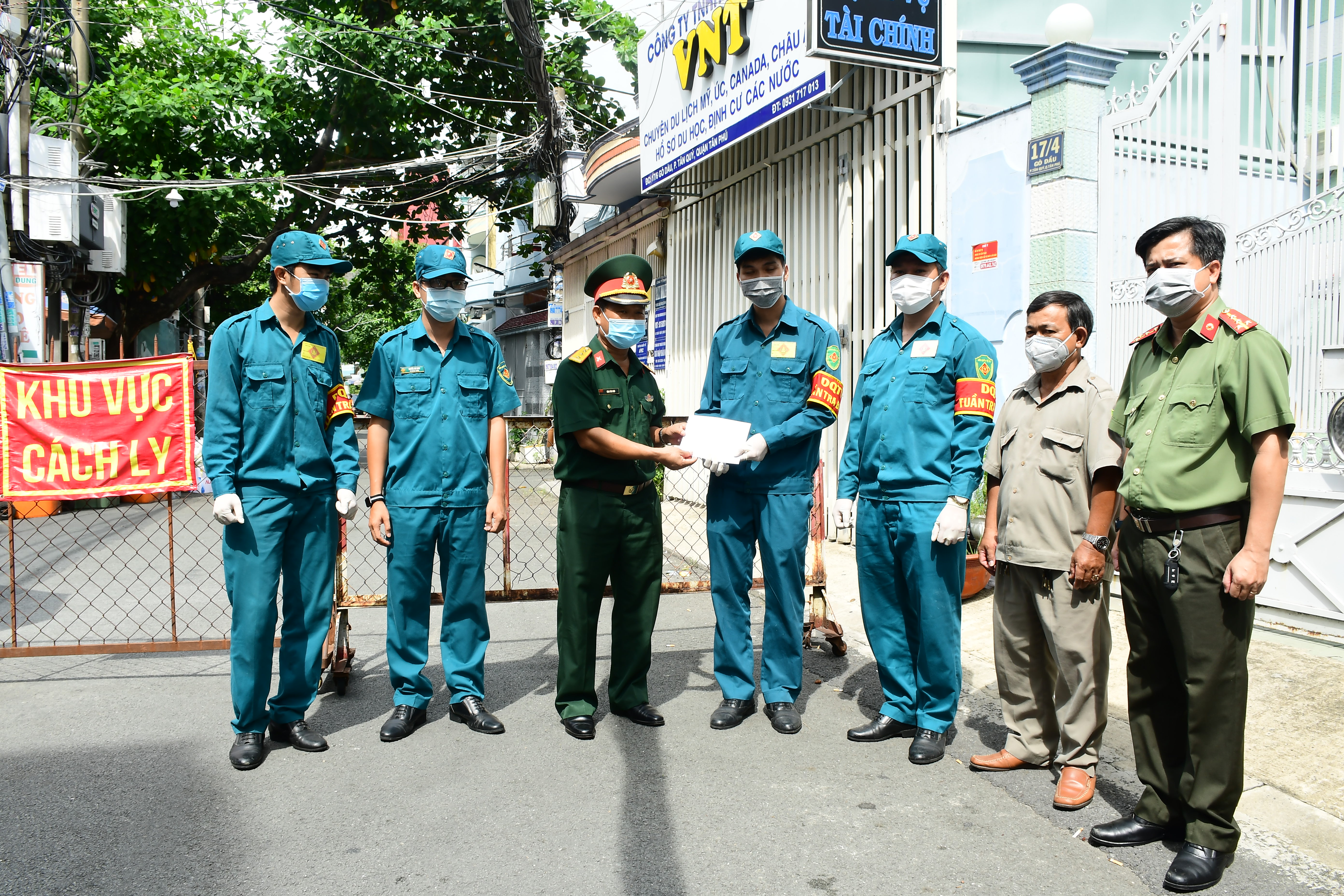  “Sao vuông” xung kích phòng, chống dịch