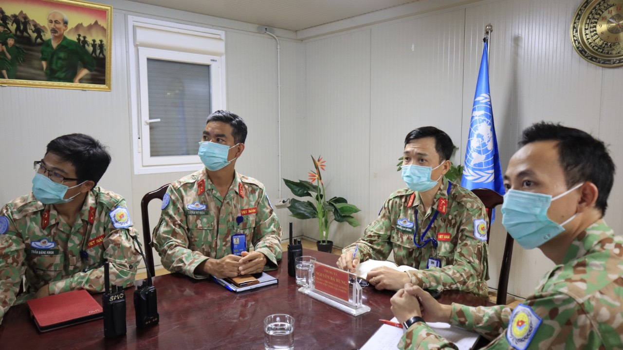 Bệnh viện dã chiến Việt Nam và Ấn Độ tập huấn chuyên môn trực tuyến