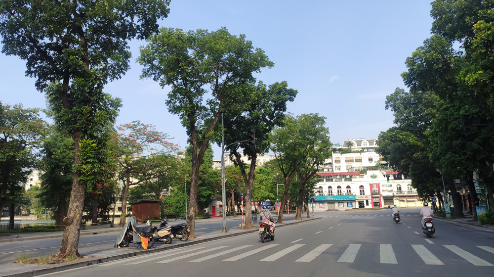 Bắc Bộ và Nam Bộ mưa dông, Trung Bộ nắng nóng gay gắt