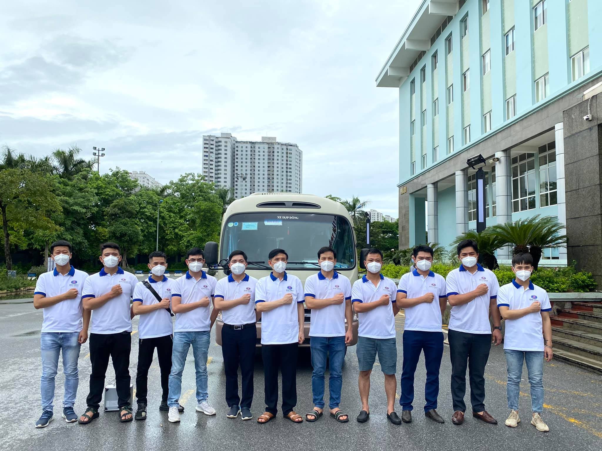 11 chuyên gia Bệnh viện K chi viện cho Đồng Nai chống dịch 