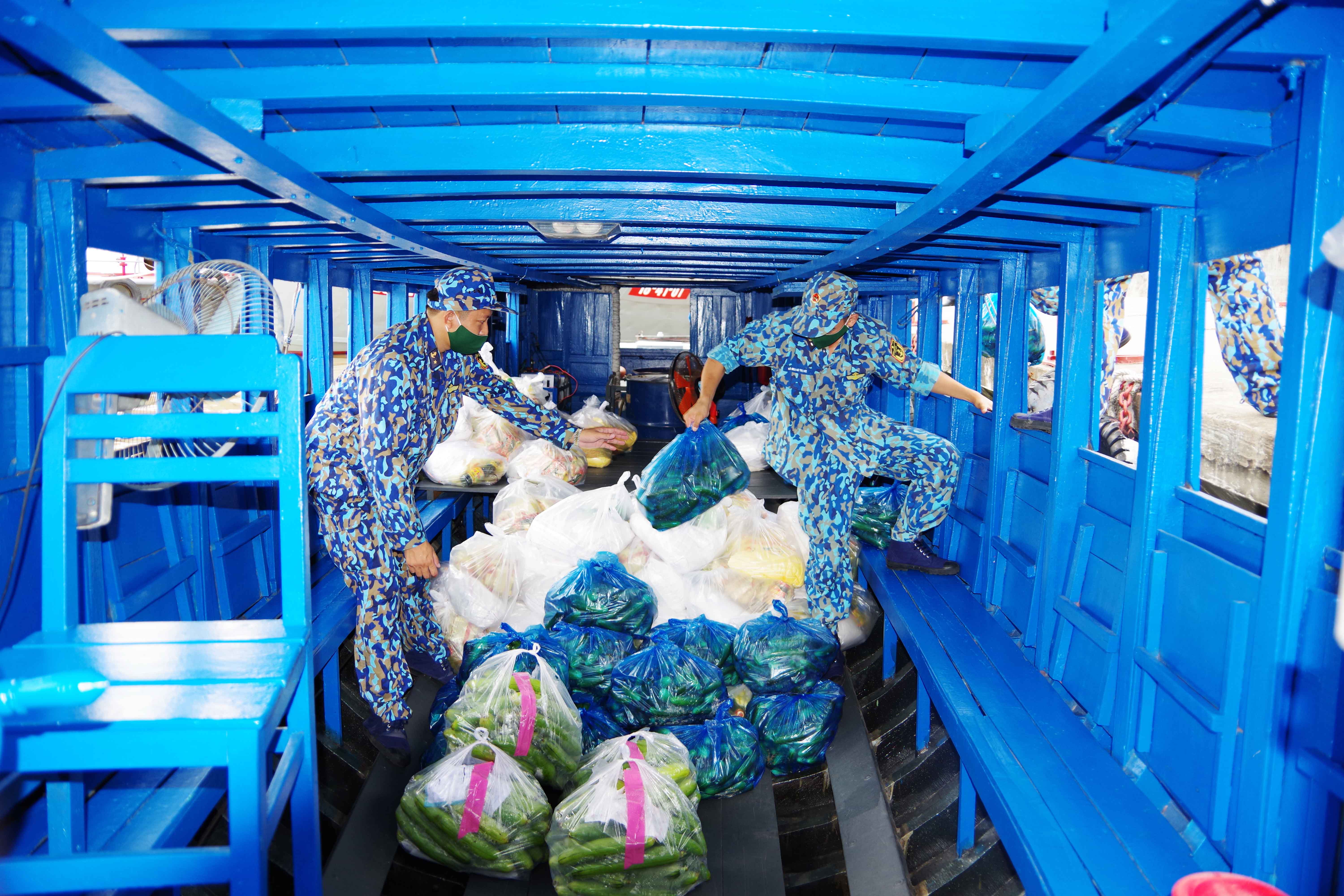 Cùng chống dịch ở biên giới Tây Nam