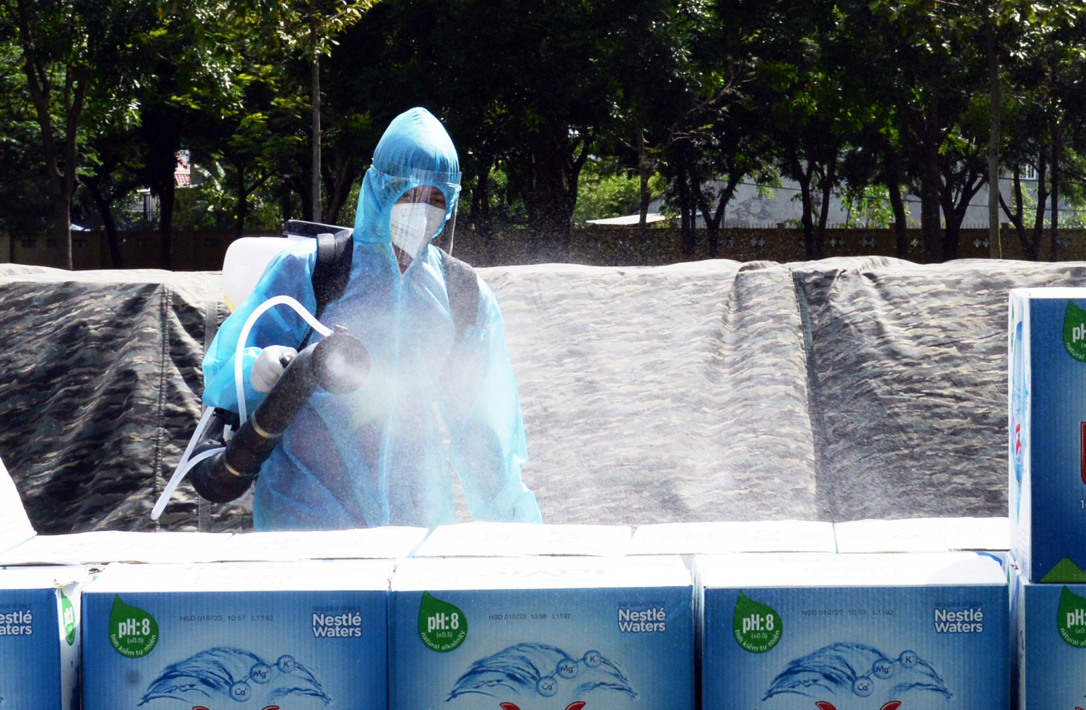 Góp sức cùng bệnh viện dã chiến 