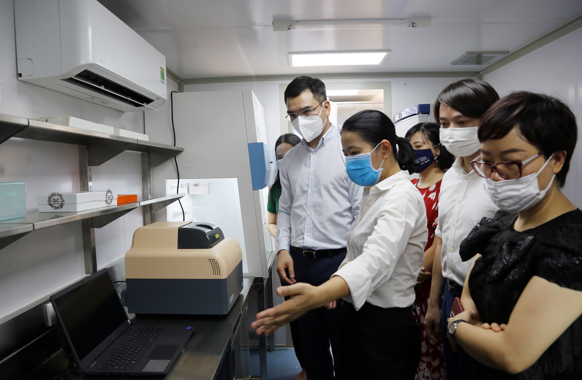 VPBank đưa các container xét nghiệm Covid-19 vào tâm dịch