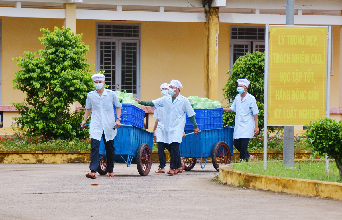Cảm ơn những người đã luôn tận tụy, thầm lặng hy sinh

