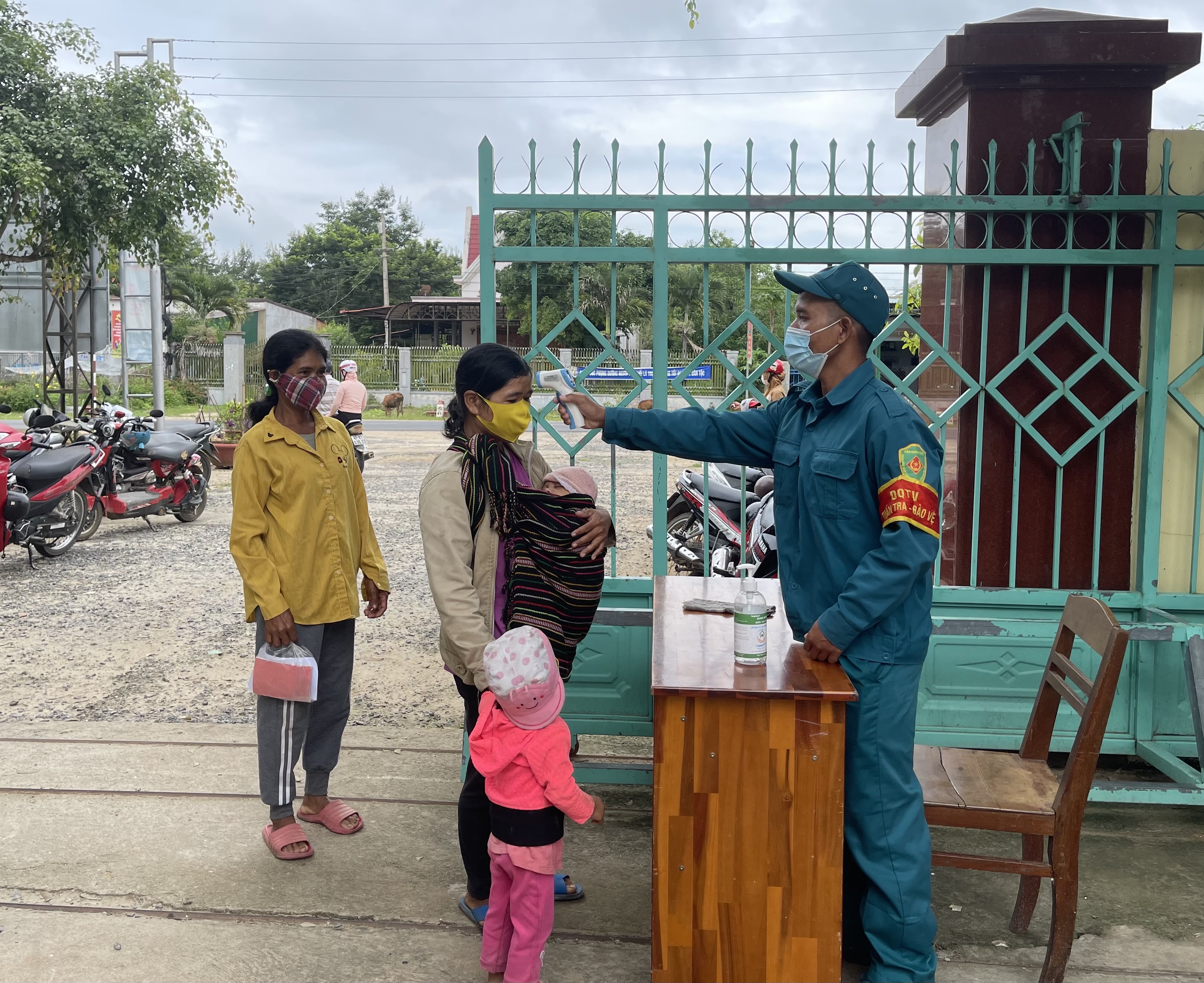 Bông Krang xây dựng dân quân vững mạnh