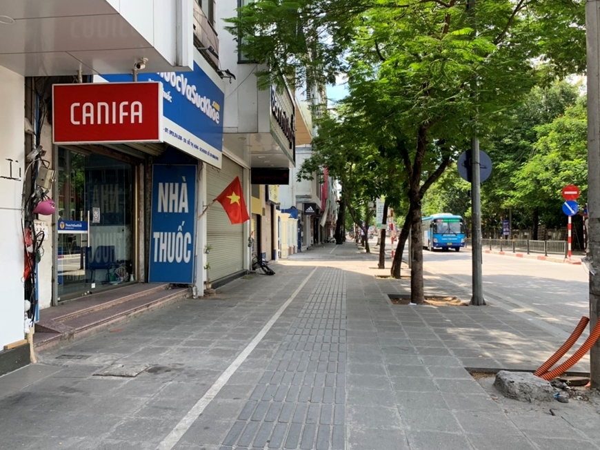 Những ngày cơ quan bị phong tỏa