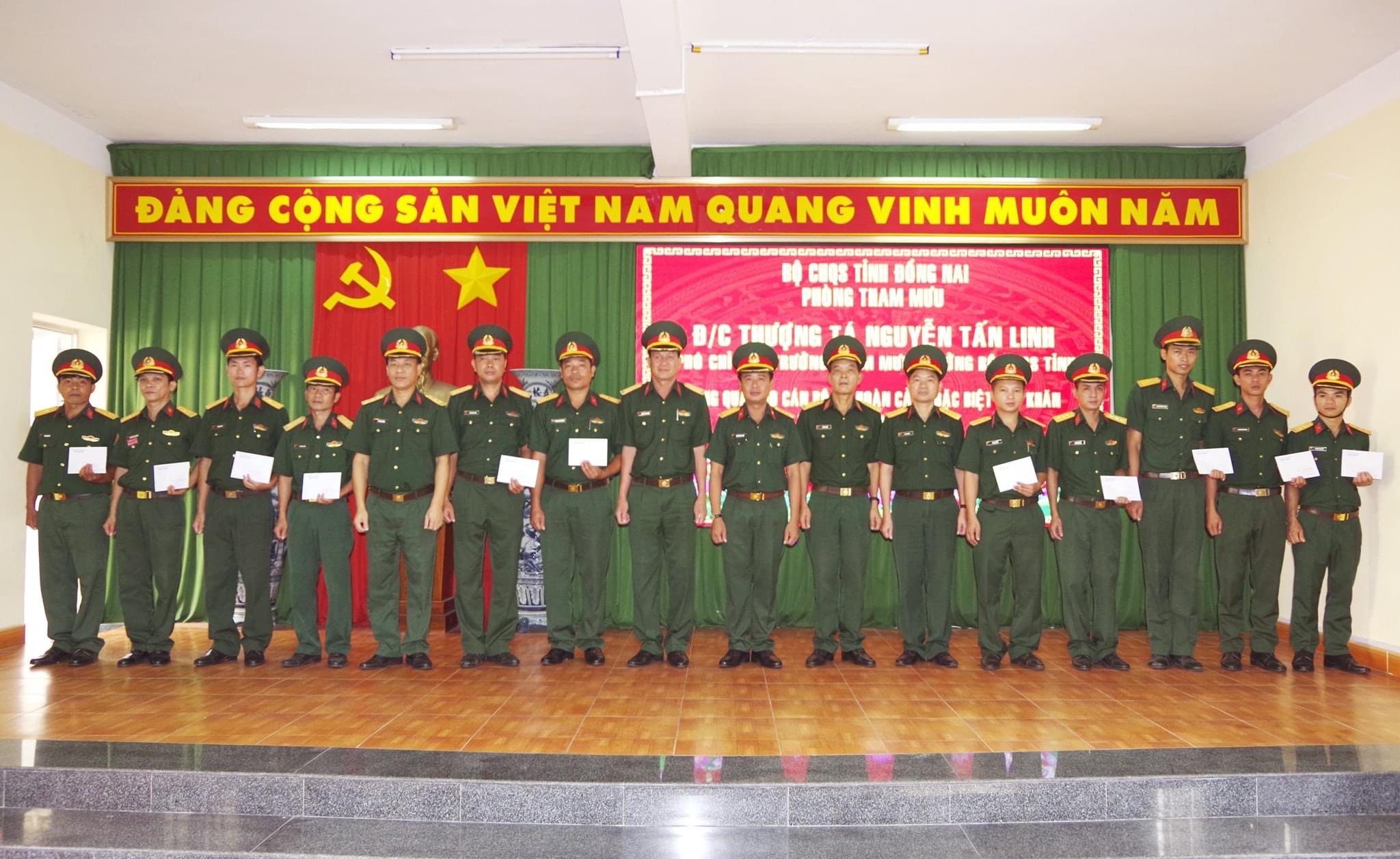 Chuyện người chỉ huy trích tiền lương giúp đồng đội khó khăn giữa đại dịch