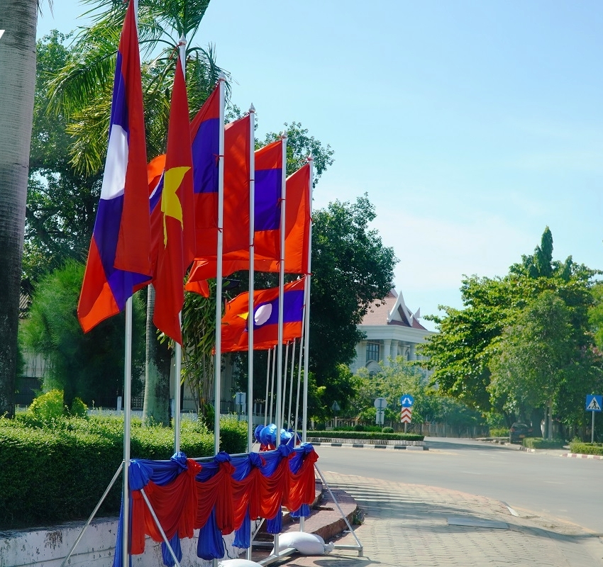 Chủ tịch nước Nguyễn Xuân Phúc thăm hữu nghị chính thức nước Cộng hòa DCND Lào