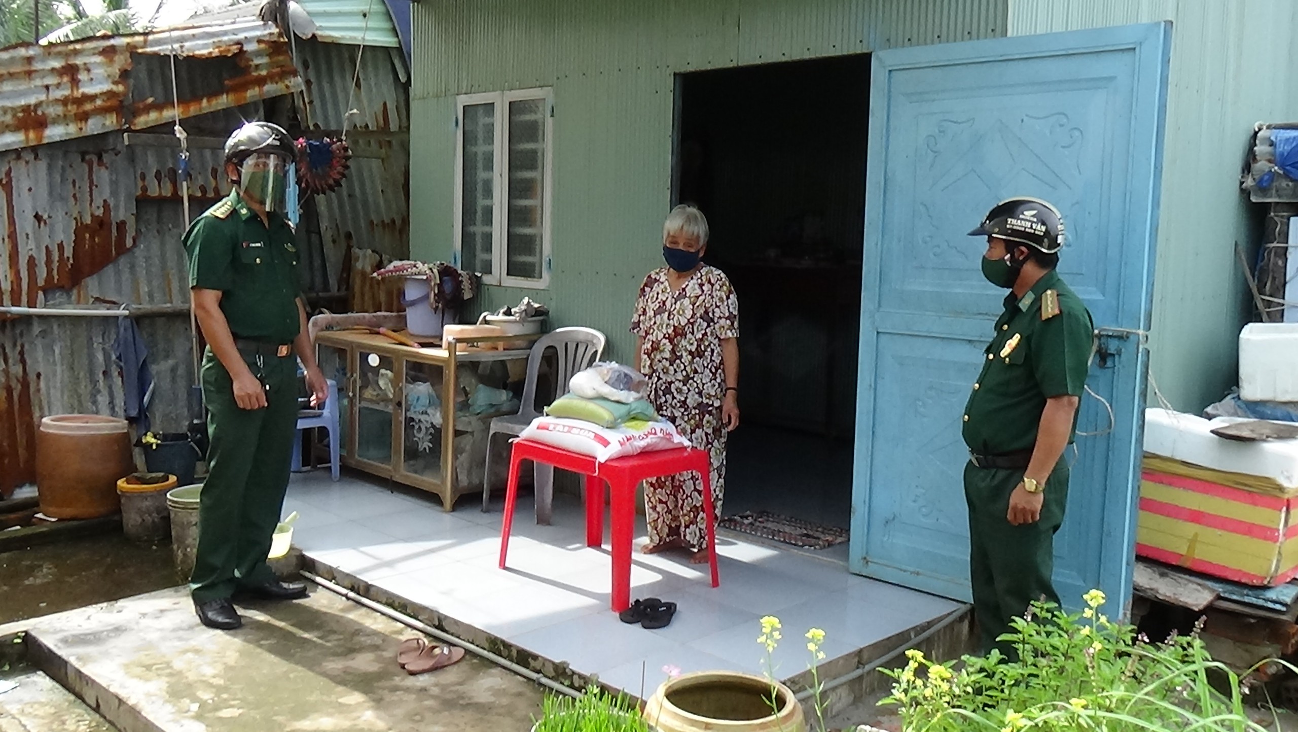 Cùng phum, sóc xây dựng phòng tuyến chống dịch