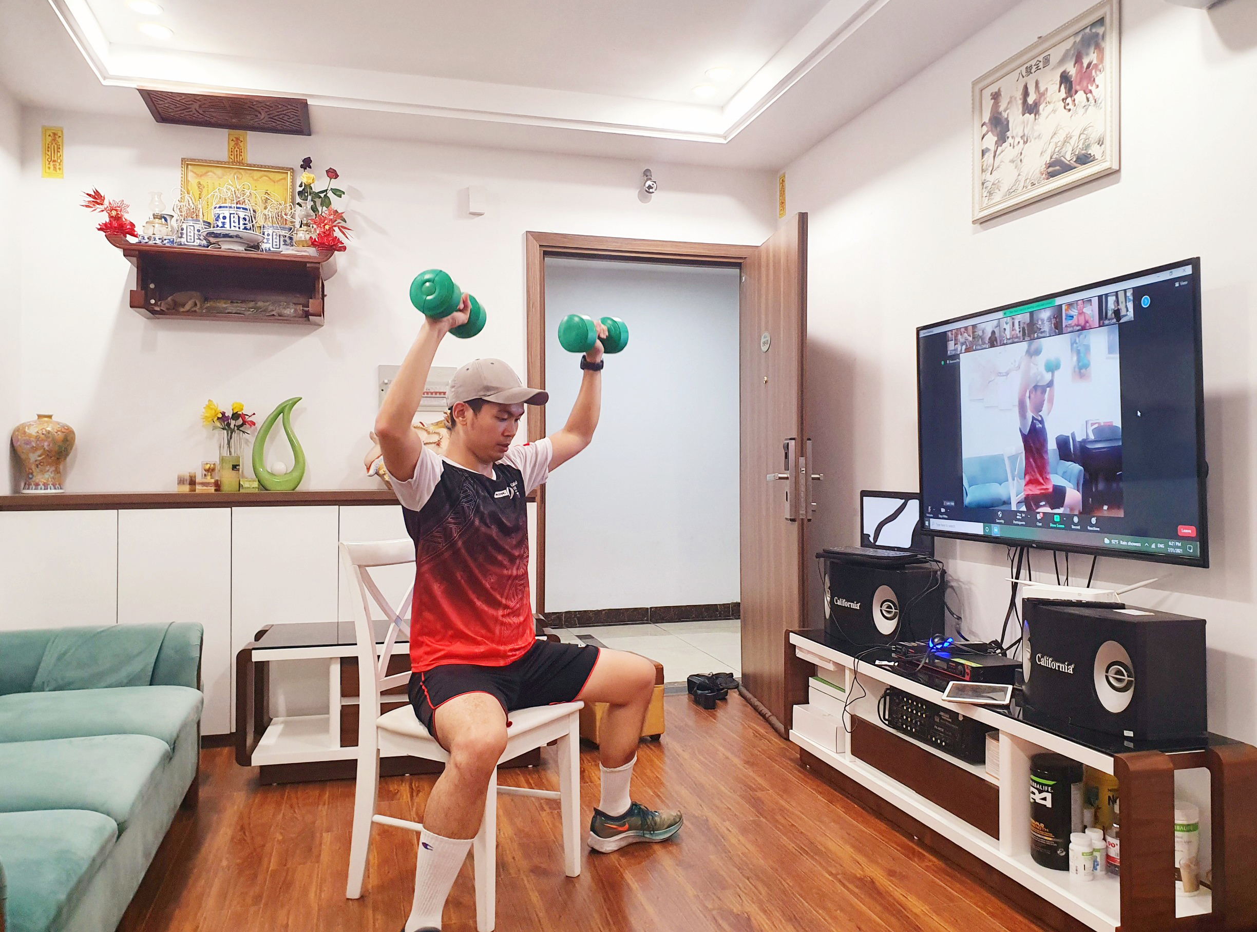 Thể dục trực tuyến để giữ gìn sức khỏe