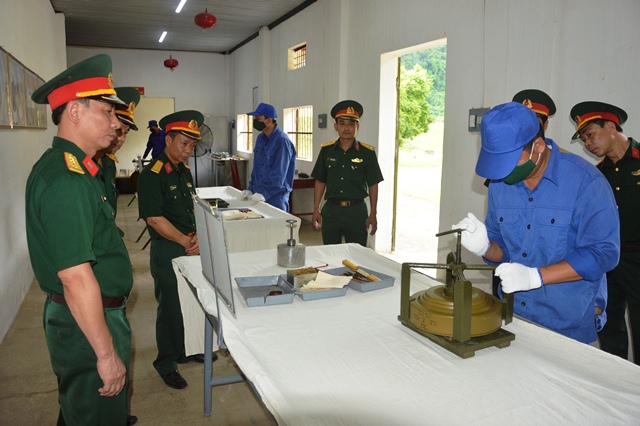 Vừa chủ động phòng dịch, vừa bảo đảm an toàn kho tàng 