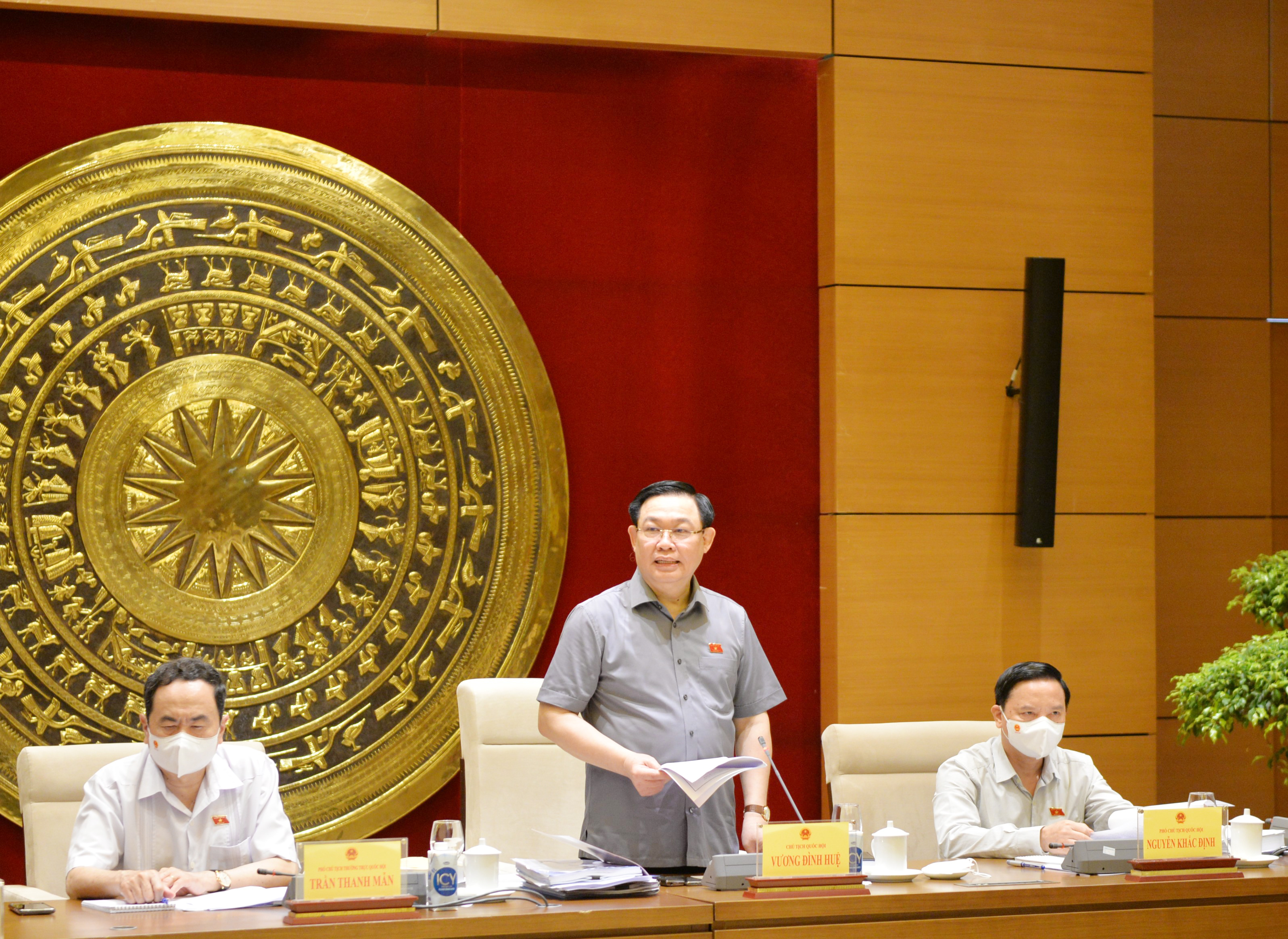 Chủ tịch Quốc hội và các ủy ban cho ý kiến, xem xét 7 dự án luật