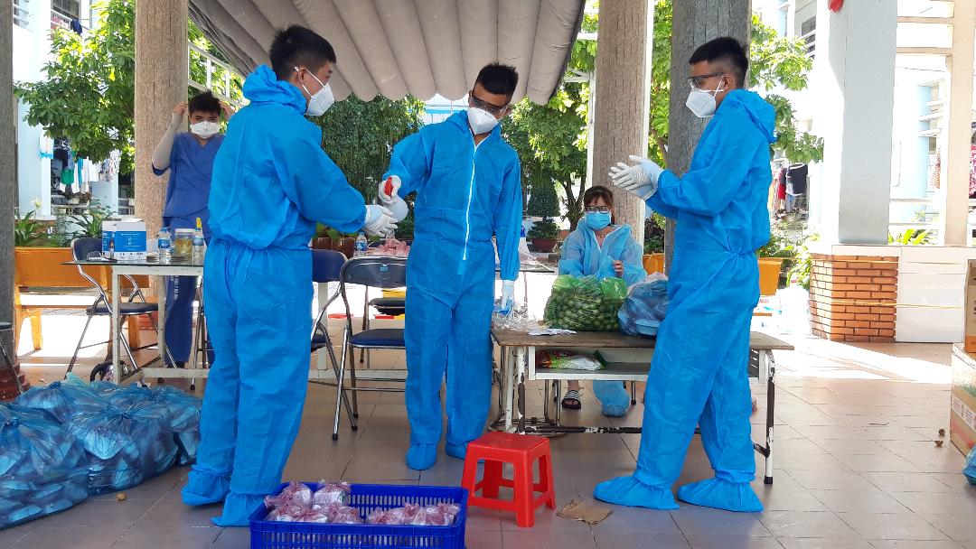 Bản lĩnh, nghĩa tình Bộ đội Cụ Hồ trong “tam giác” dịch bệnh