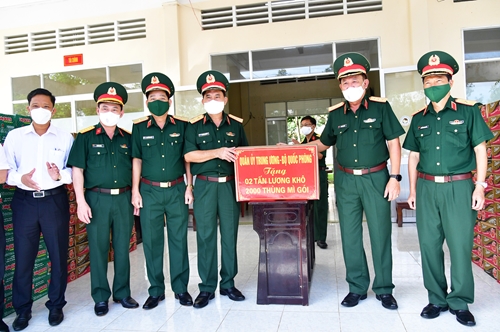 Thượng tướng Võ Minh Lương kiểm tra công tác phòng, chống dịch Covid-19 tại TP Cần Thơ