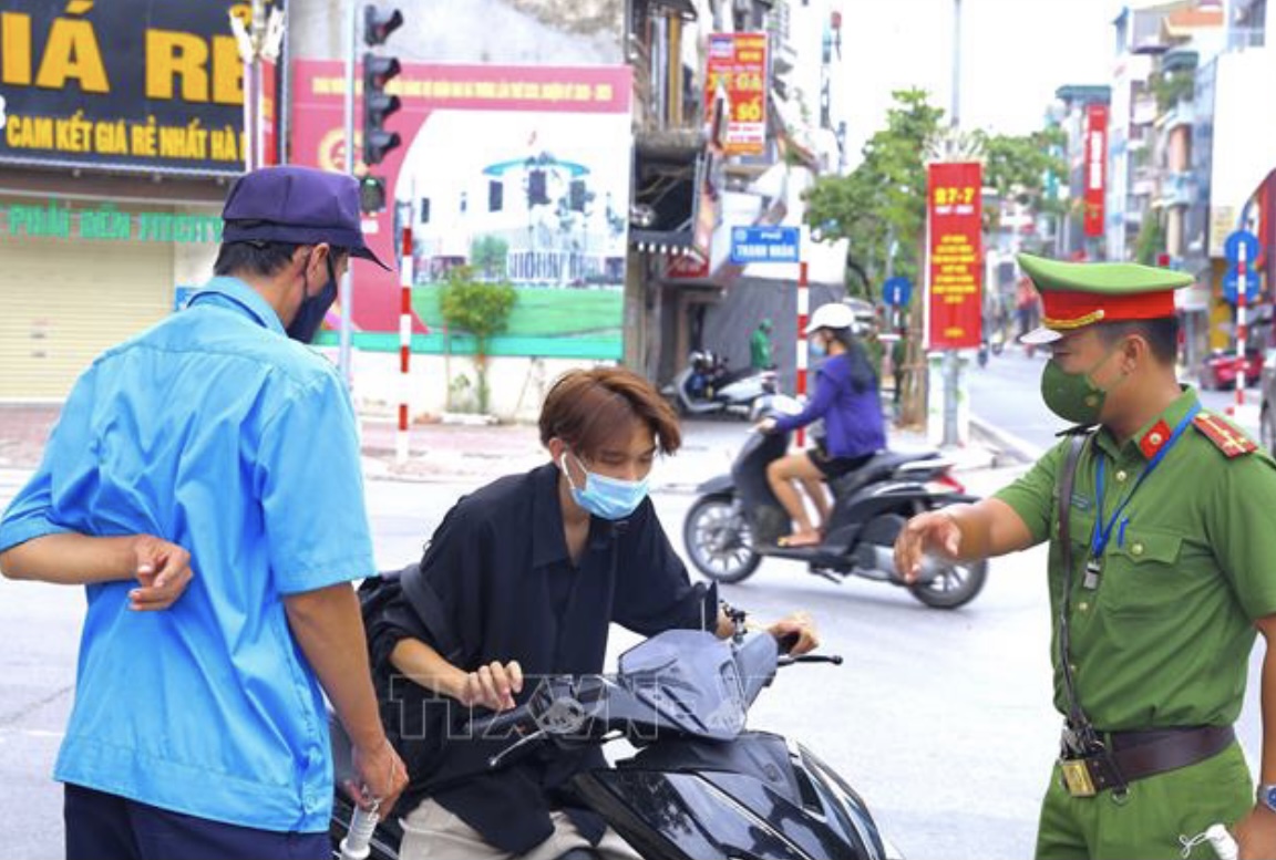Hà Nội xử phạt 900 trường hợp vi phạm quy định phòng, chống dịch