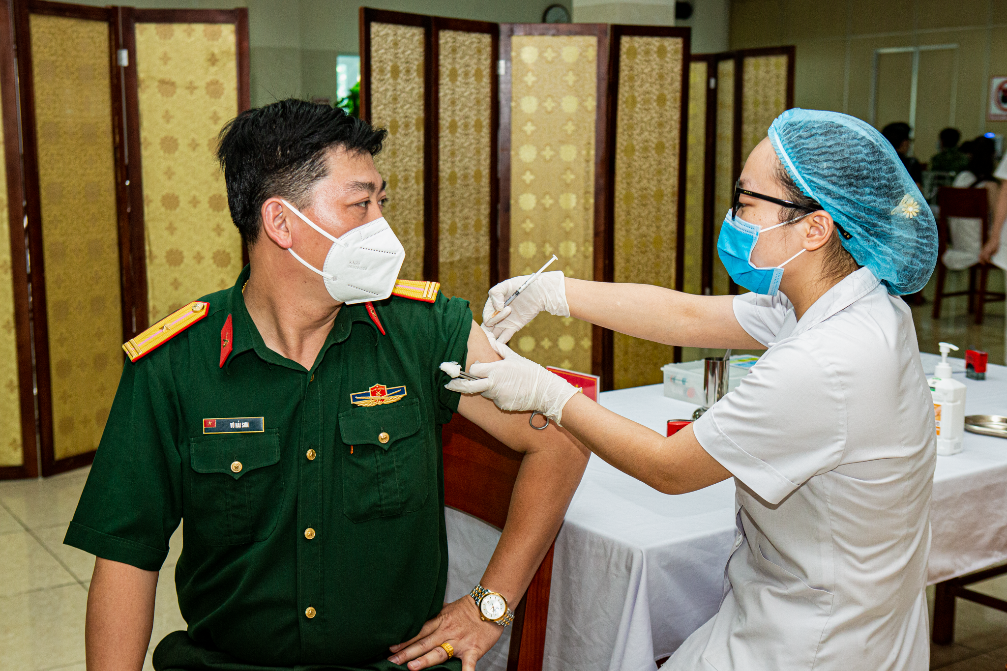 Quân đội chủ động tiêm chủng an toàn, đúng tiến độ