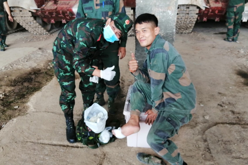 Tình anh em Việt-Lào trên thao trường Alabino