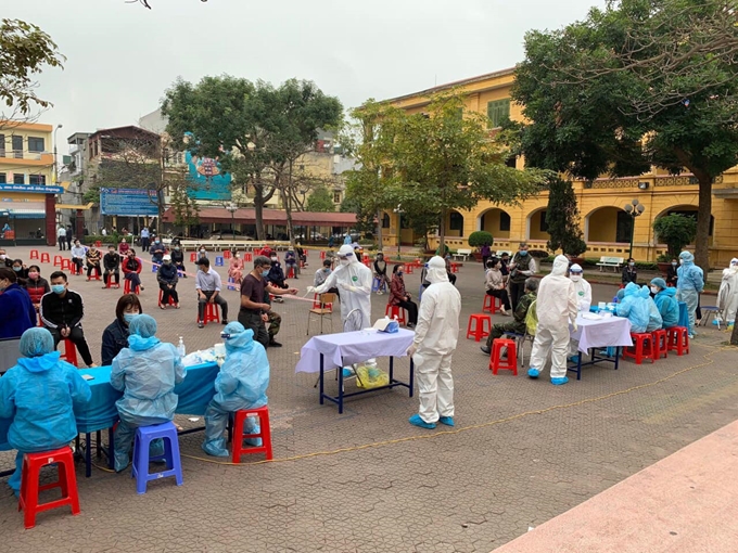 Trưa 19-8, Hà Nội ghi nhận 25 ca dương tính với virus SARS-CoV-2