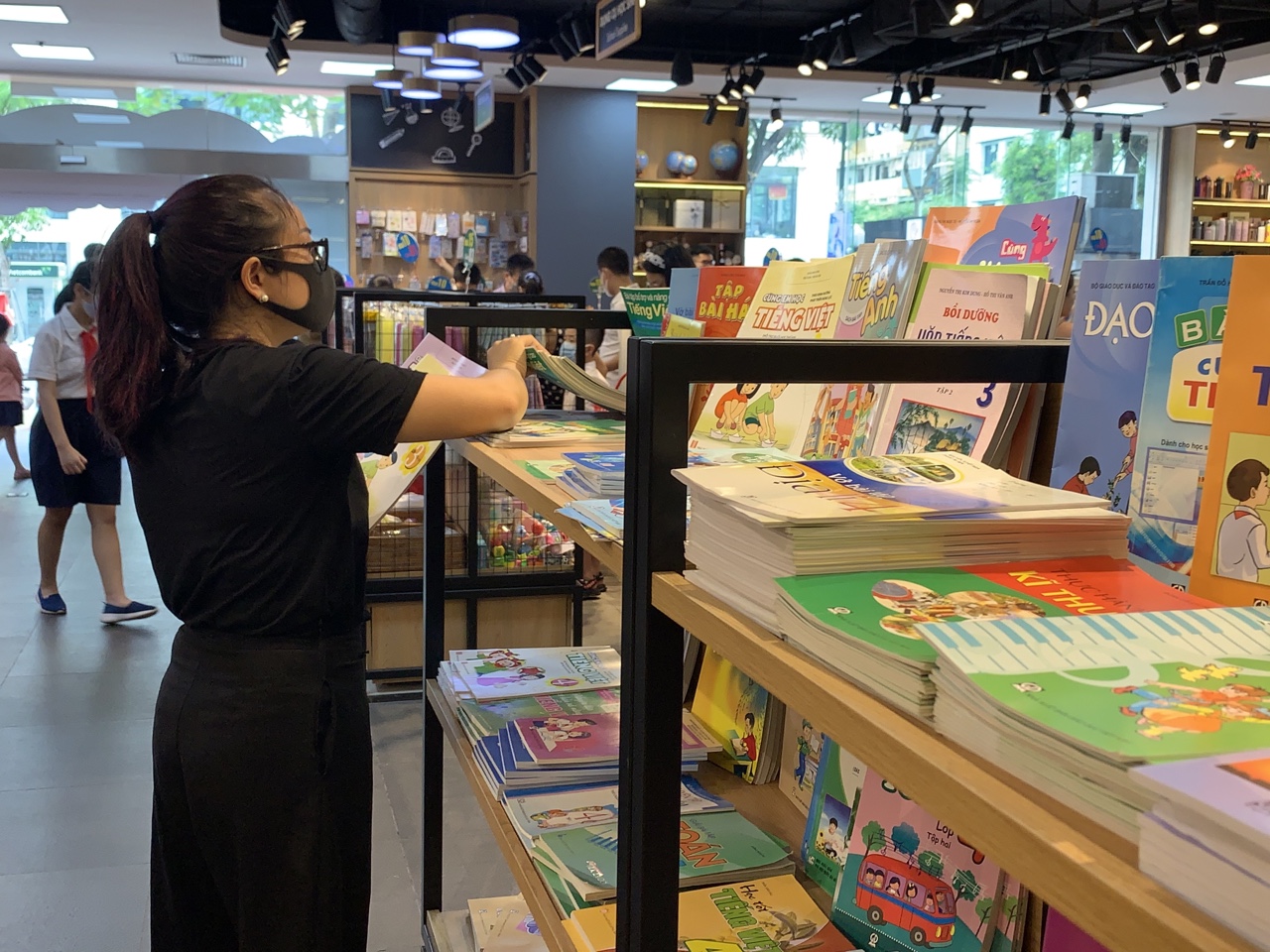 Bảo đảm sách giáo khoa cho học sinh trước thềm năm học mới