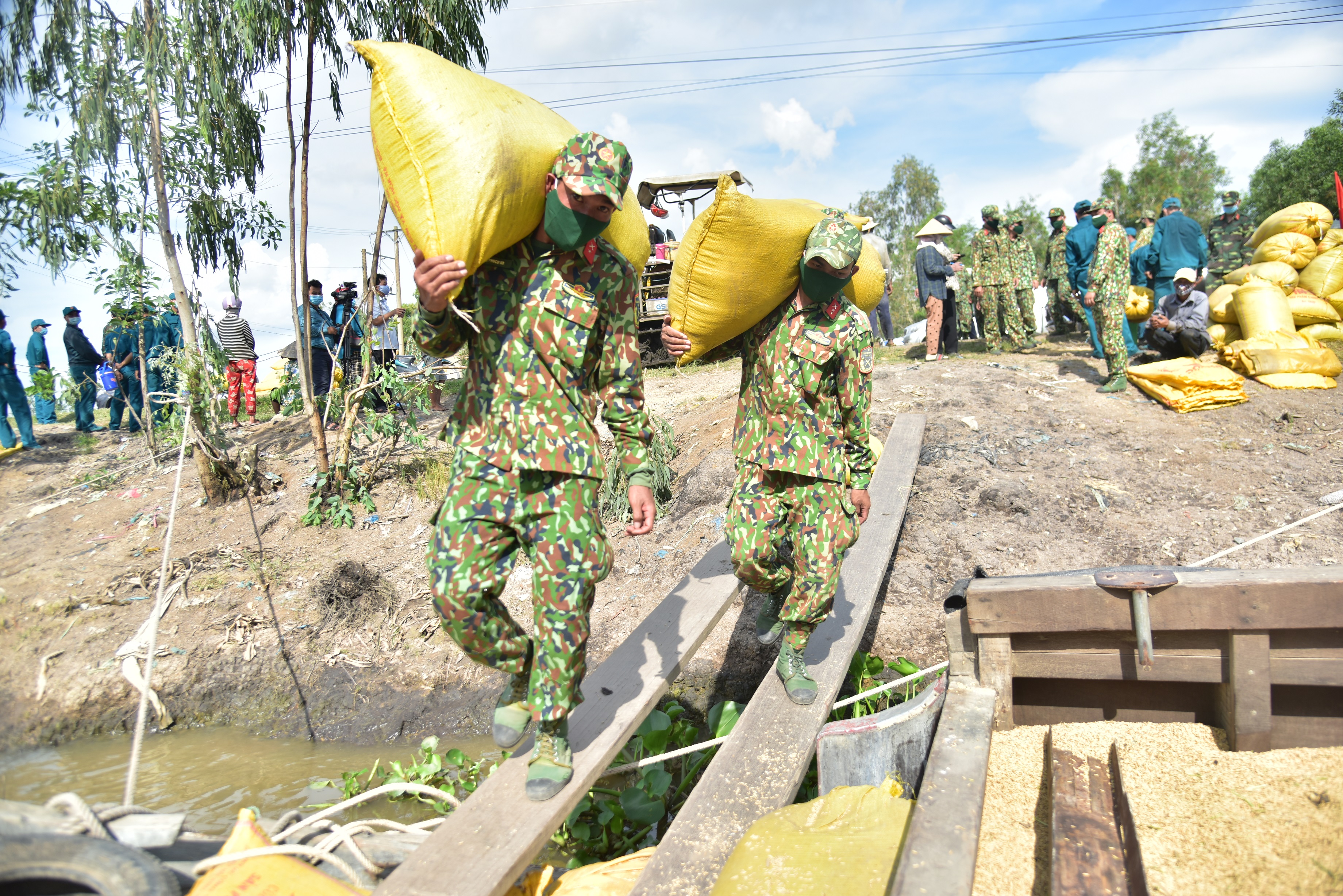 LLVT Quân khu 9: Hướng về hậu phương, san sẻ yêu thương