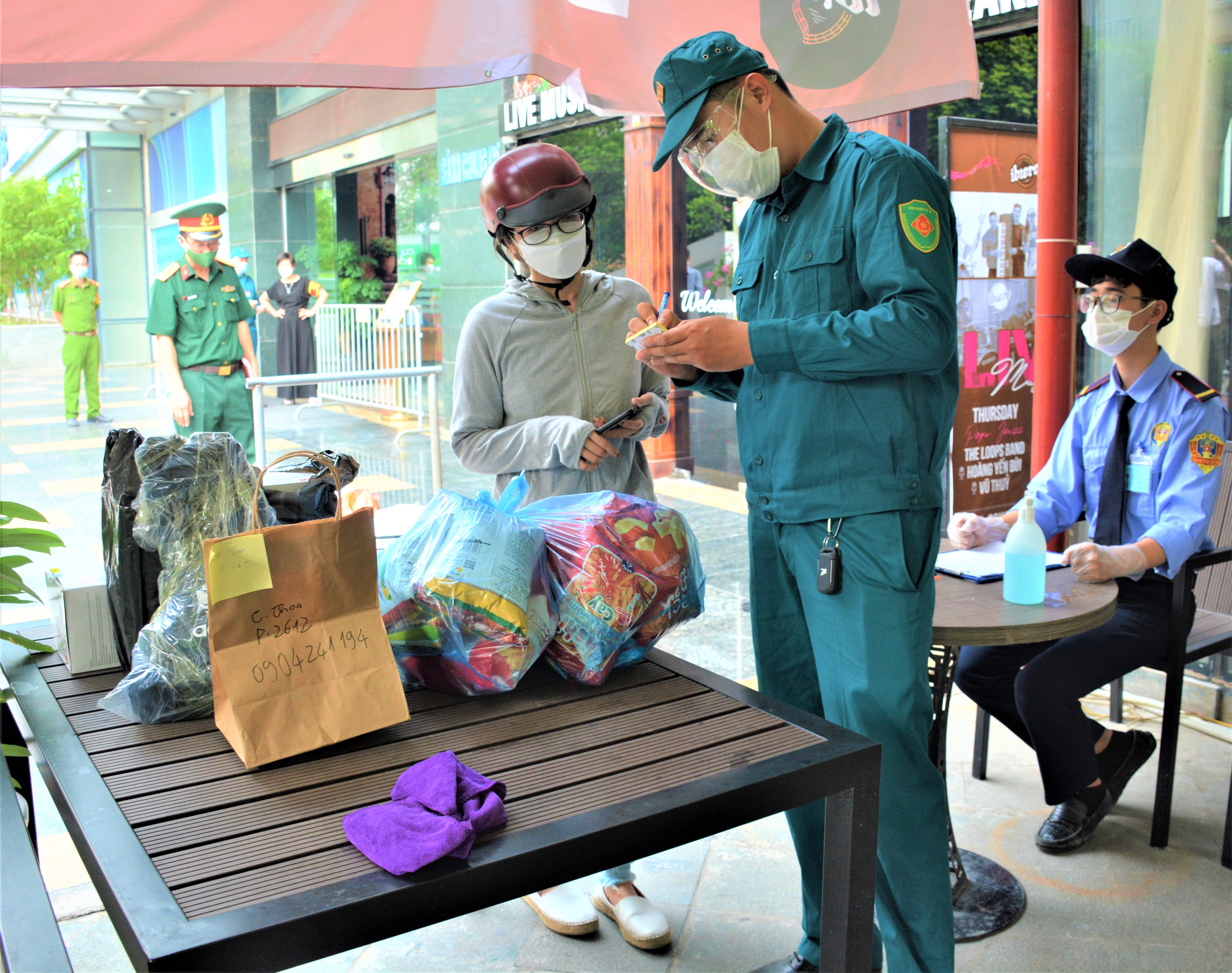 Hết lòng với công tác phòng, chống dịch

