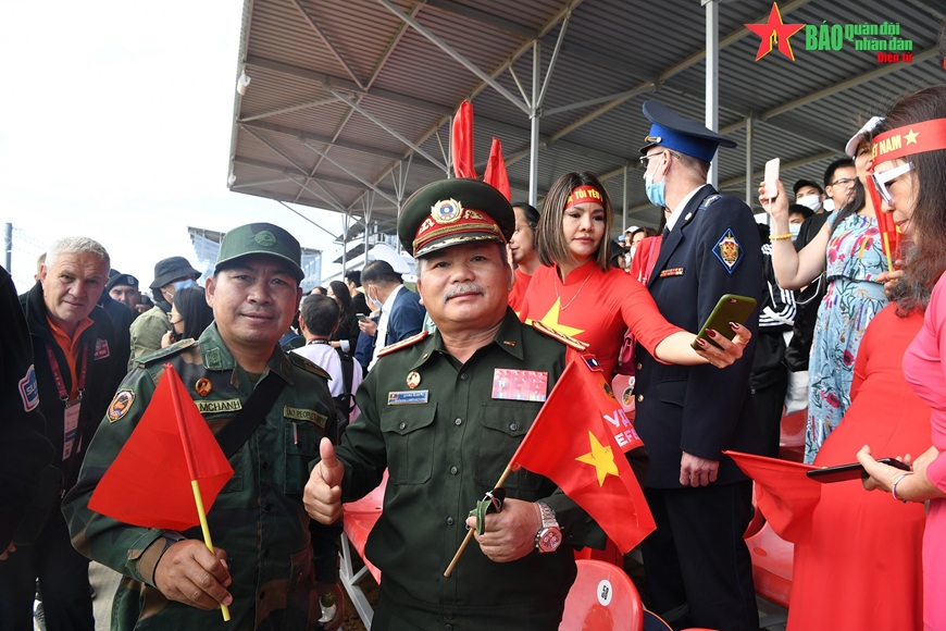 Kíp xe số 1 của Đội tuyển Xe tăng QĐND Việt Nam thi đấu xuất sắc