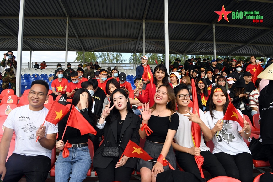 Kíp xe số 1 của Đội tuyển Xe tăng QĐND Việt Nam thi đấu xuất sắc