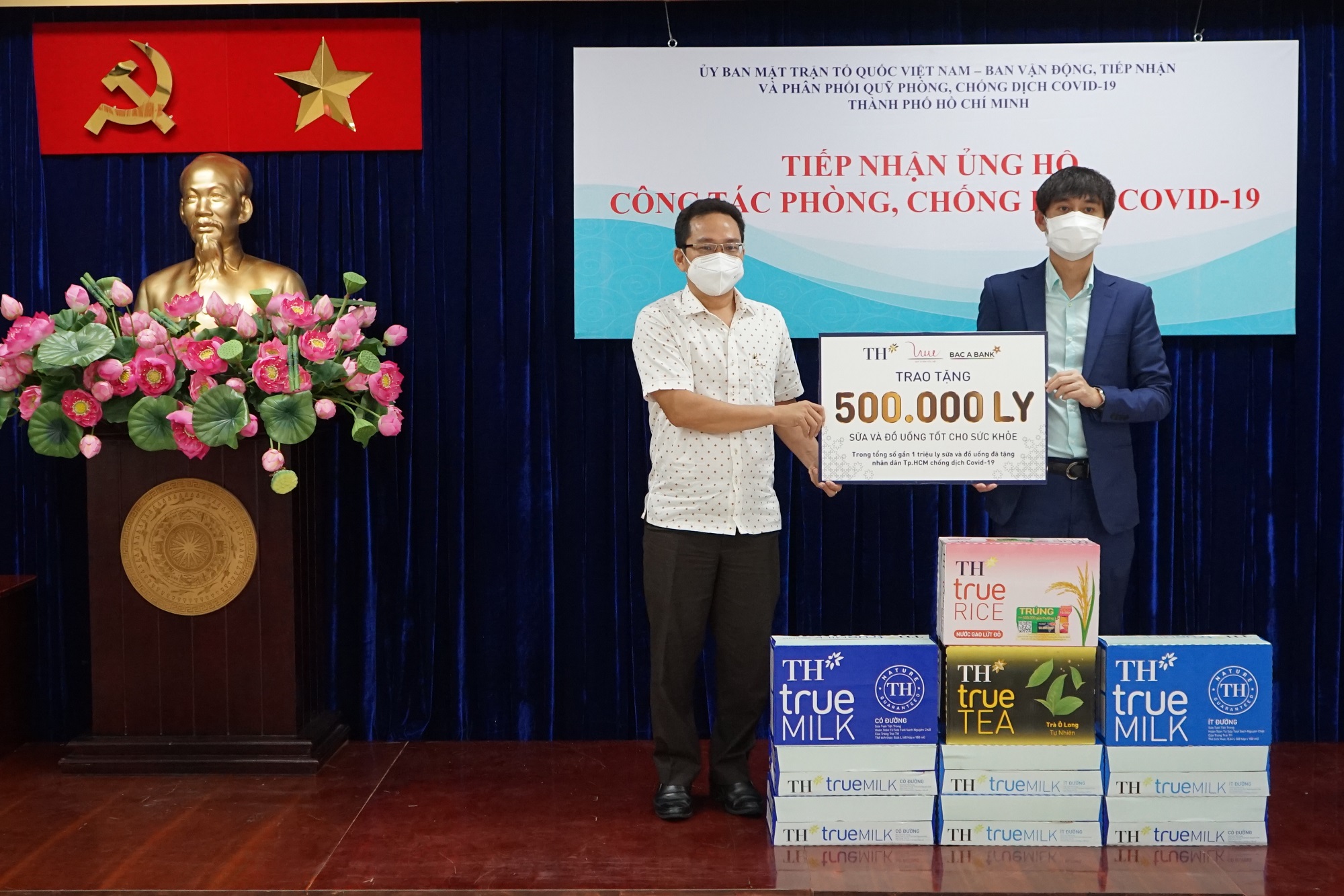 Bac A Bank cùng Tập đoàn TH trao hơn 500.000 sản phẩm tốt cho sức khỏe tặng TP Hồ Chí Minh