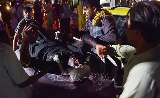 Ít nhất 13 người thiệt mạng trong vụ nổ bên ngoài sân bay ở Kabul