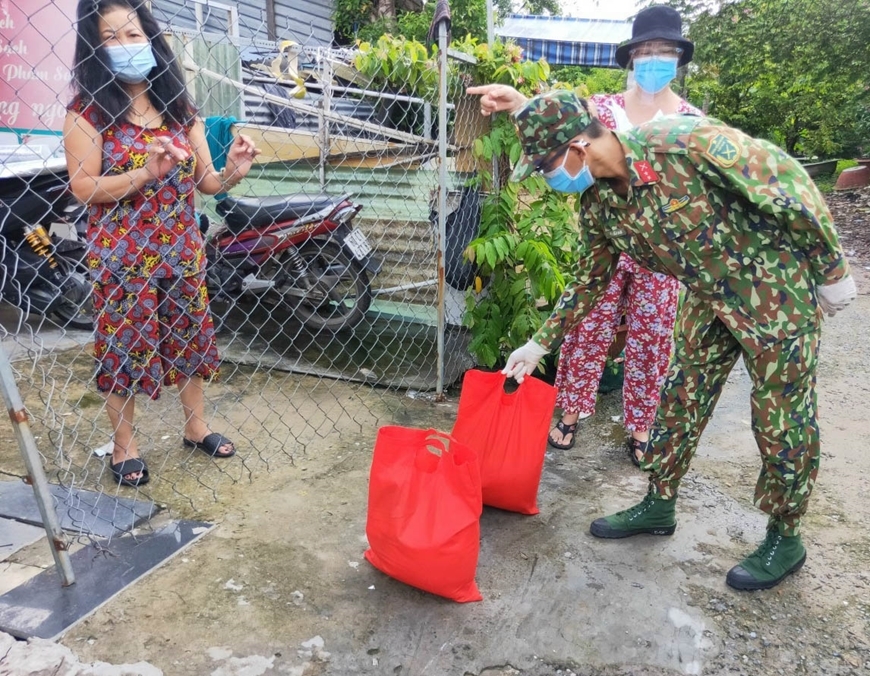 Trải qua bao ngày gian khó vất vả, bộ đội Cụ Hồ luôn tôn vinh vẻ đẹp của sự kiên trì, sự can đảm và niềm tin tuyệt đối vào quyết tâm chiến thắng. Hãy cùng chiêm ngưỡng hình ảnh của bộ đội Cụ Hồ để hiểu rõ hơn về một bộ đội đầy uy nghiêm và đáng kính.