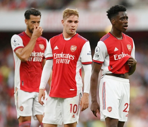 Nỗi thất vọng của cầu thủ Arsenal sau hai trận thua liên tiếp tại Premier League. Ảnh: AFP