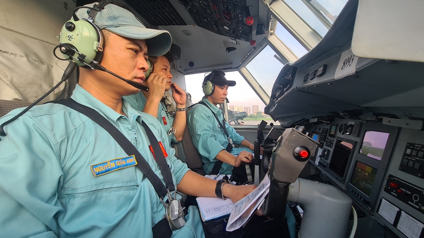 Những chuyến bay mang nặng nghĩa tình