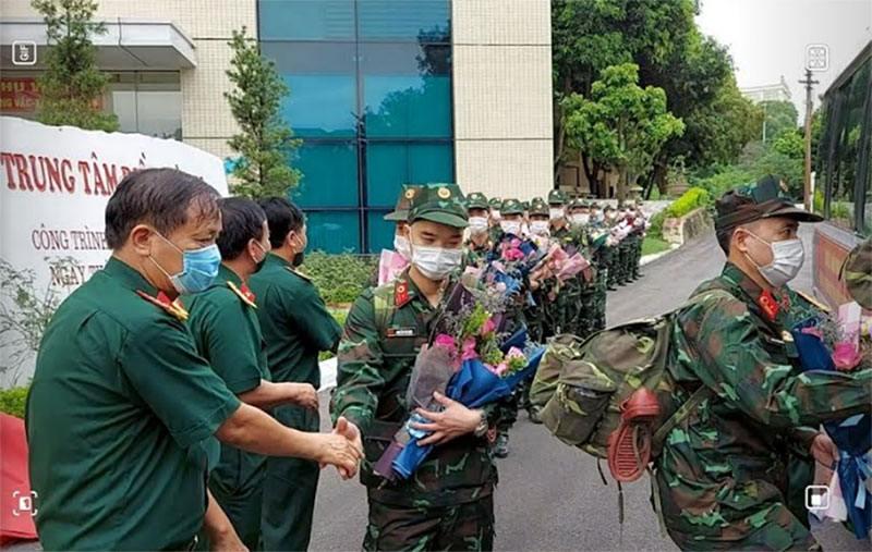 Bệnh viện Quân y 110 tăng cường 27 y, bác sĩ vào miền Nam chống dịch