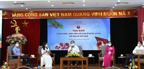 Tọa đàm “Thanh niên, sinh viên Việt Nam ở nước ngoài với Trại hè Việt Nam”