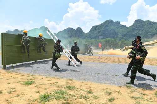 TƯỜNG THUẬT CẬP NHẬT LIÊN TỤC: Army Games 2021 tại Việt Nam: Phần thi “Vùng tai nạn” (chặng 2 “Tiếp sức”) giữa đội tuyển cứu hộ cứu nạn Việt Nam và 4 nước