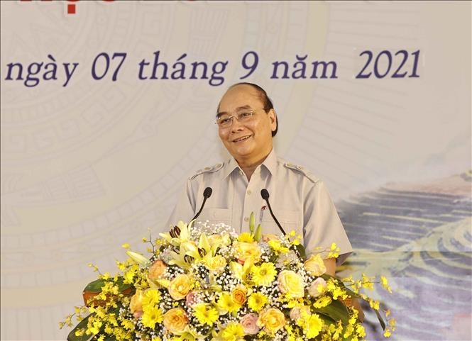 Chủ tịch nước Nguyễn Xuân Phúc dự Lễ khai giảng năm học mới tại Trường Phổ thông Dân tộc nội trú THPT tỉnh Yên Bái