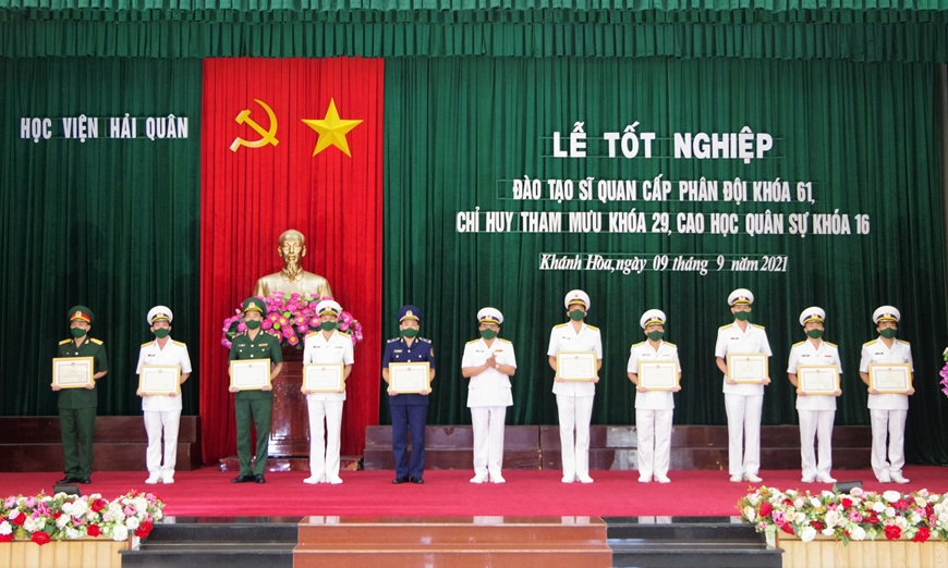 Học viện Hải quân tổ chức lễ tốt nghiệp cho khóa 61 sĩ quan cấp phân đội Học viện Hải quân tổ chức lễ tốt nghiệp cho khóa 61 sĩ quan cấp phân đội