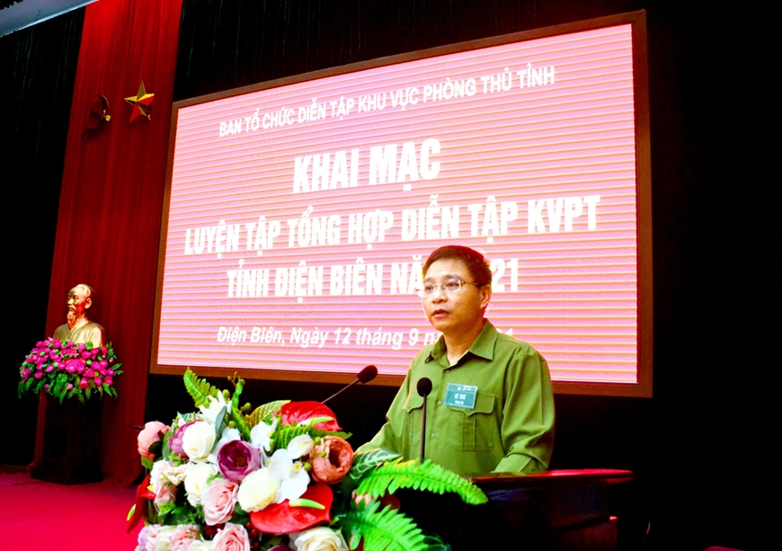 Đồng chí Nguyễn Văn Thắng, Ủy viên Trung ương Đảng, Bí thư Tỉnh ủy, Trưởng Ban tổ chức diễn tập KVPT tỉnh Điện Biên phát biểu khai mạc luyện tập.