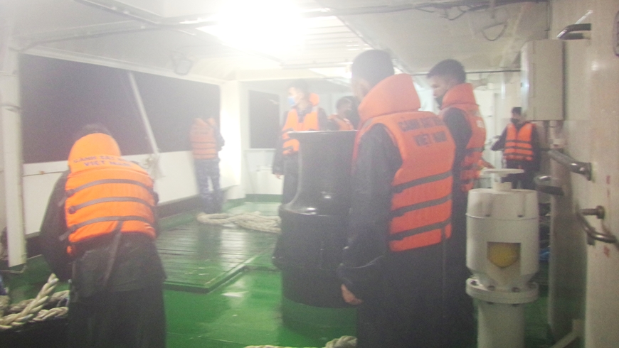 Cứu thành công tàu cá ĐNa0494 và 13 thuyền viên bị nạn trên biển