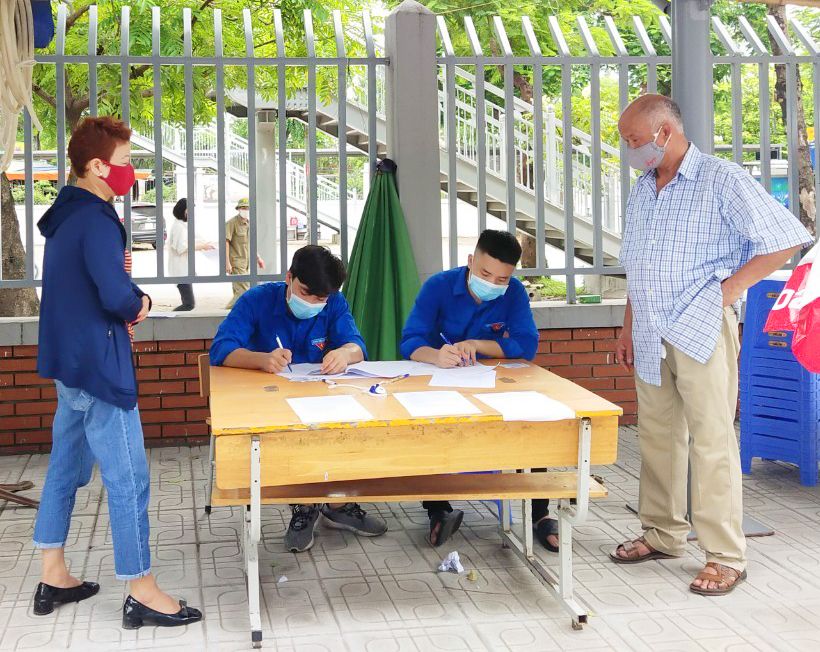 Sinh viên ngoại tỉnh cùng Thủ đô chống dịch