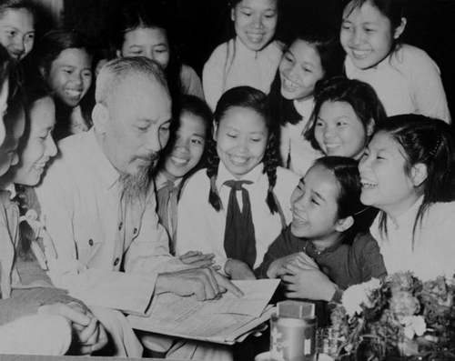 15-9-1945: Bác Hồ gửi thư cho học sinh nhân ngày khai trường đầu tiên