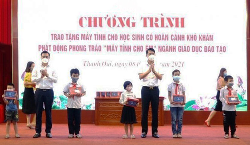 Hà Nội: Hỗ trợ học sinh có hoàn cảnh khó khăn các thiết bị để học trực tuyến