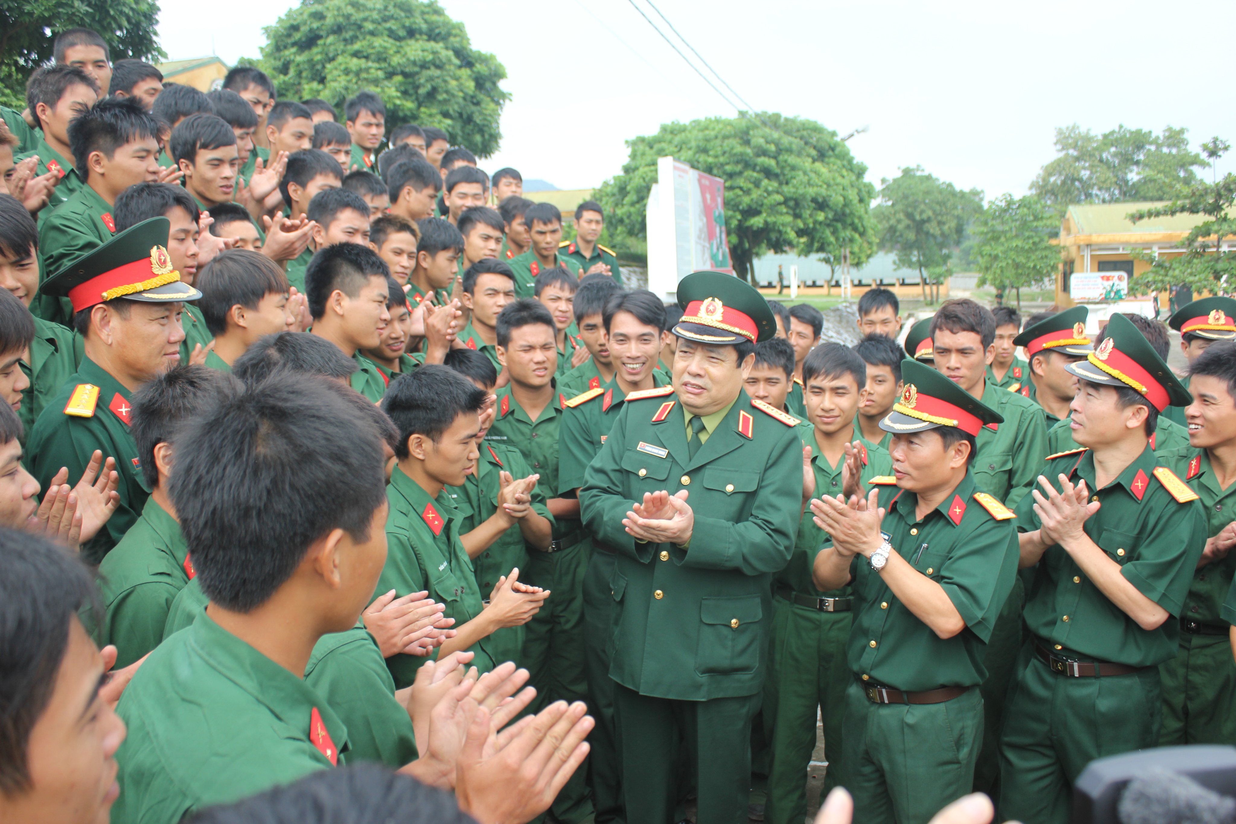 Nguyện noi gương thủ trưởng Phùng Quang Thanh 